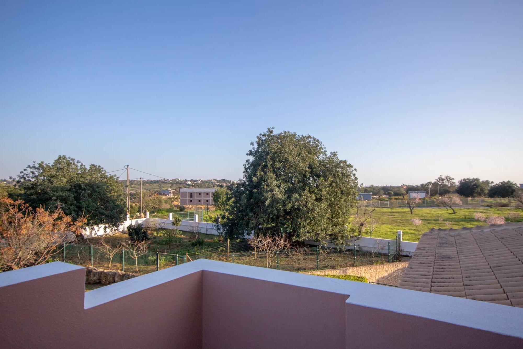 Al Meida Guesthouse Albufeira Luaran gambar