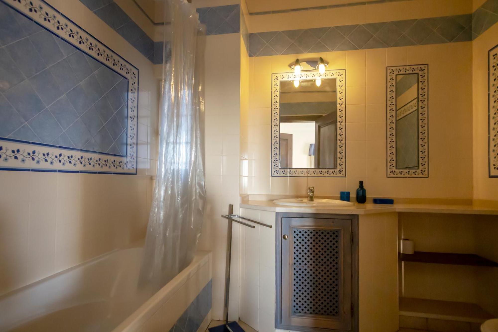 Al Meida Guesthouse Albufeira Luaran gambar
