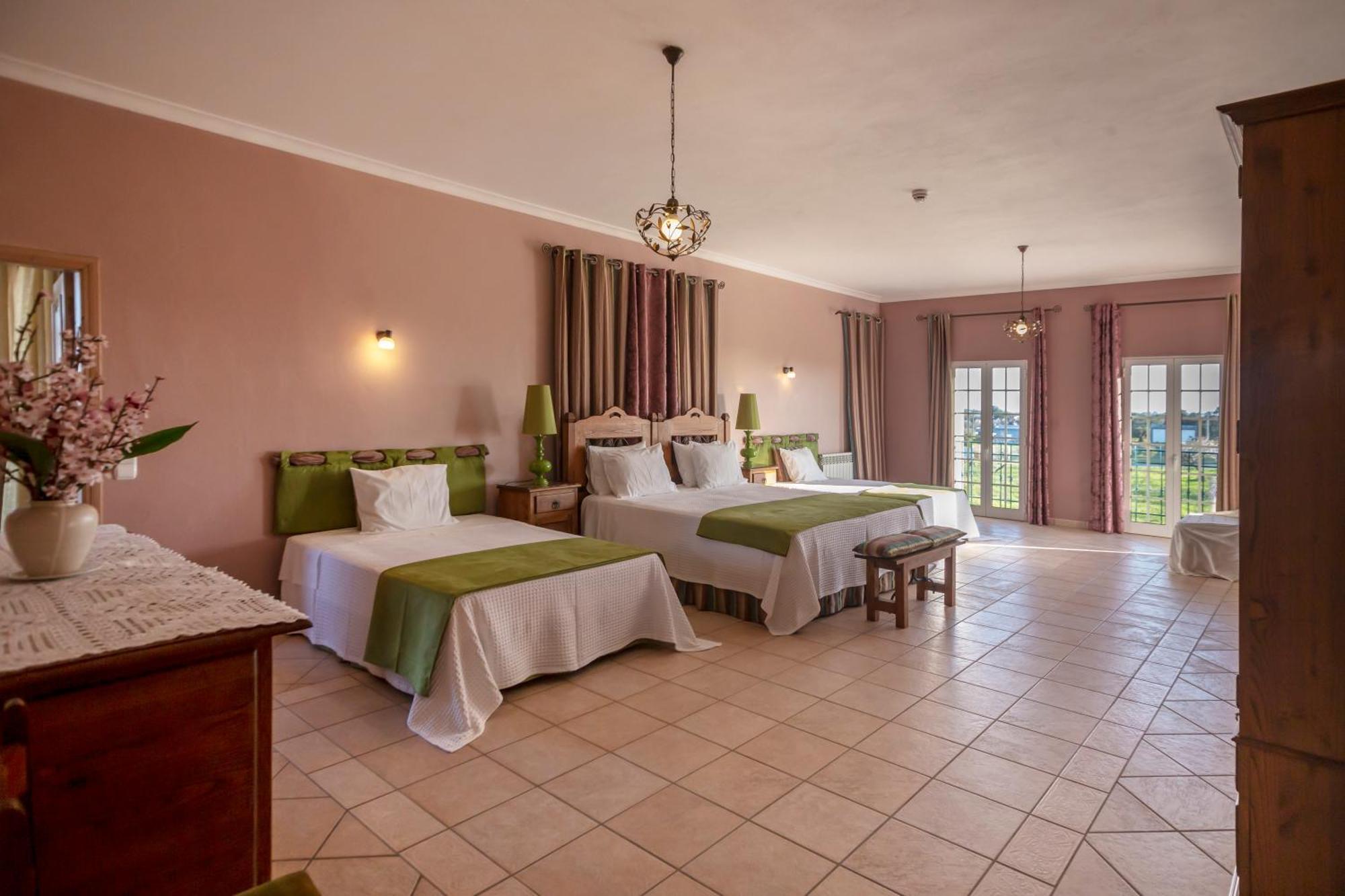 Al Meida Guesthouse Albufeira Luaran gambar