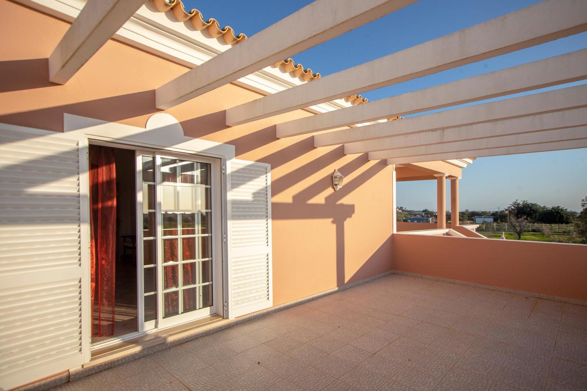 Al Meida Guesthouse Albufeira Luaran gambar