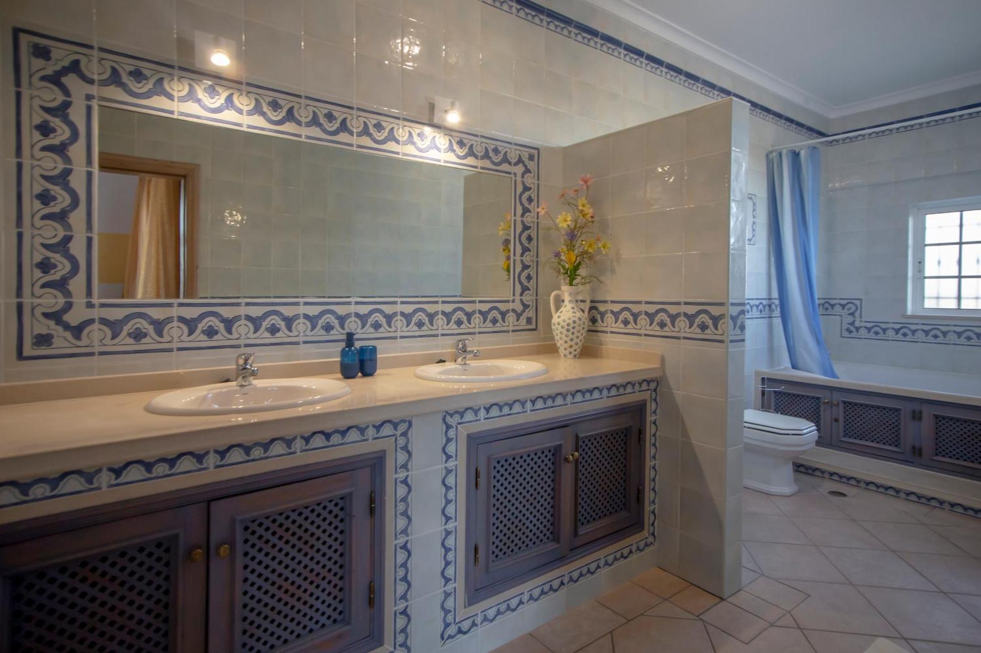 Al Meida Guesthouse Albufeira Luaran gambar