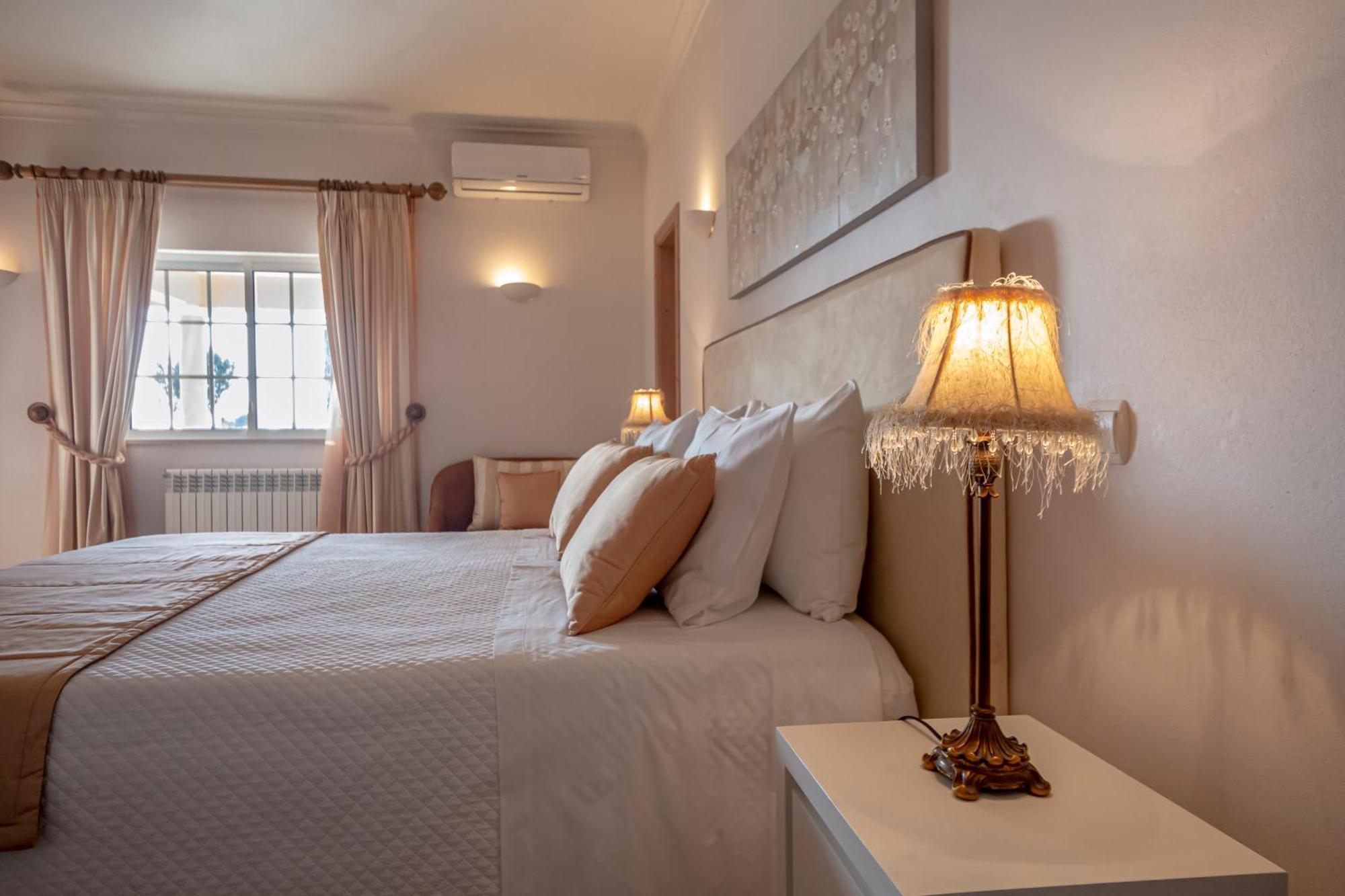 Al Meida Guesthouse Albufeira Luaran gambar