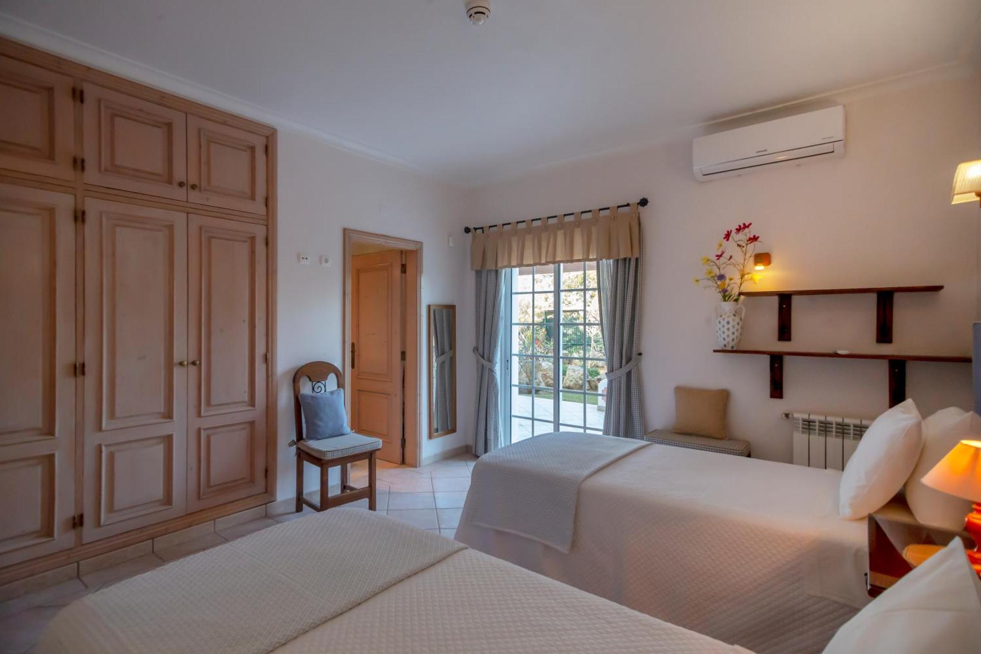 Al Meida Guesthouse Albufeira Luaran gambar