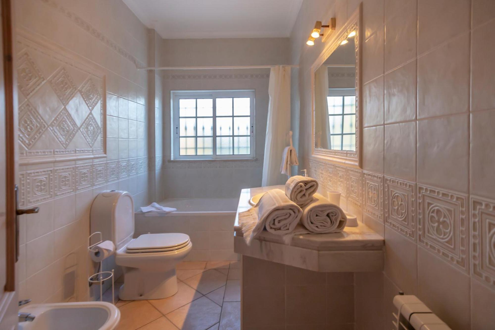 Al Meida Guesthouse Albufeira Luaran gambar