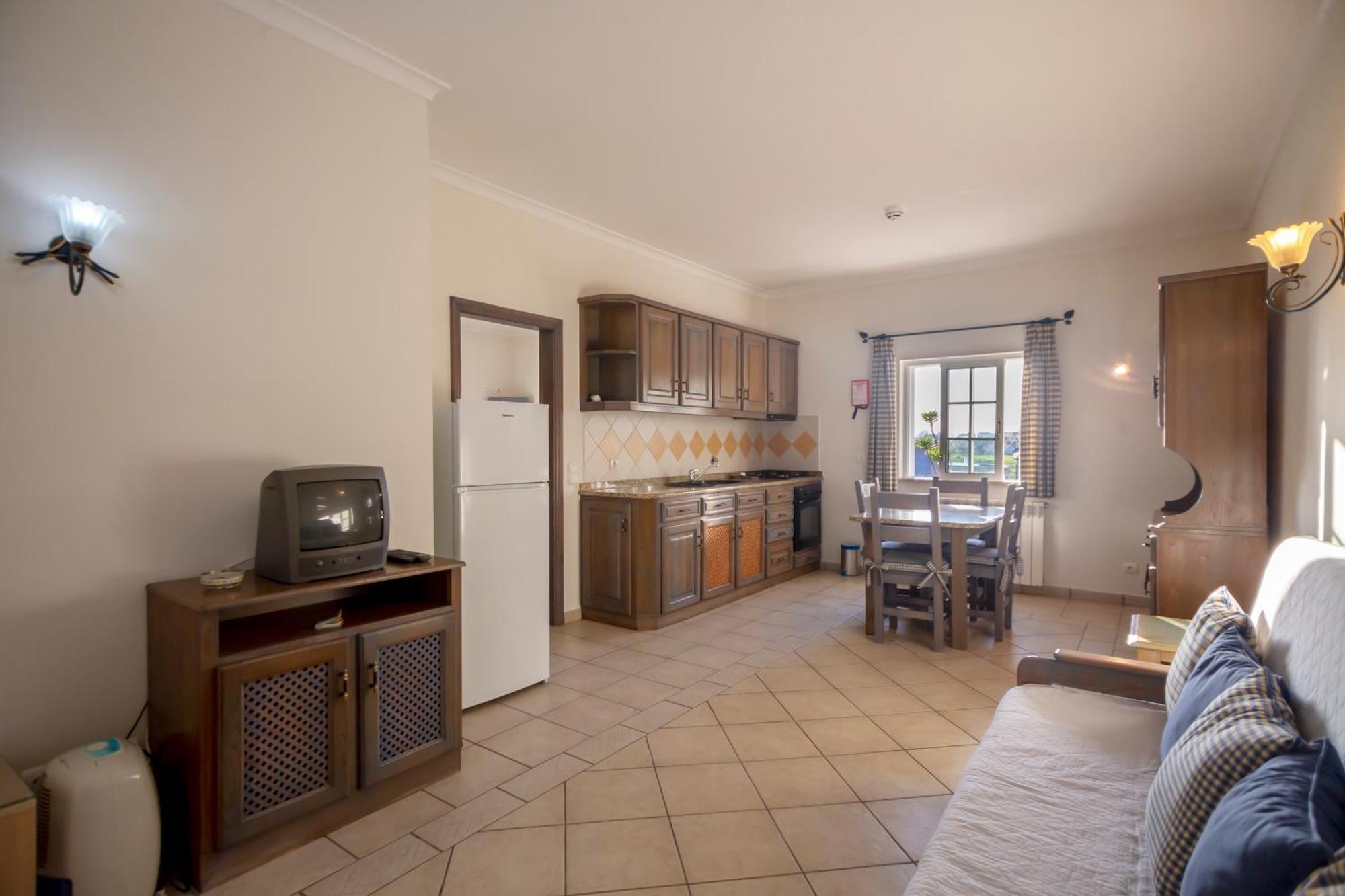 Al Meida Guesthouse Albufeira Luaran gambar