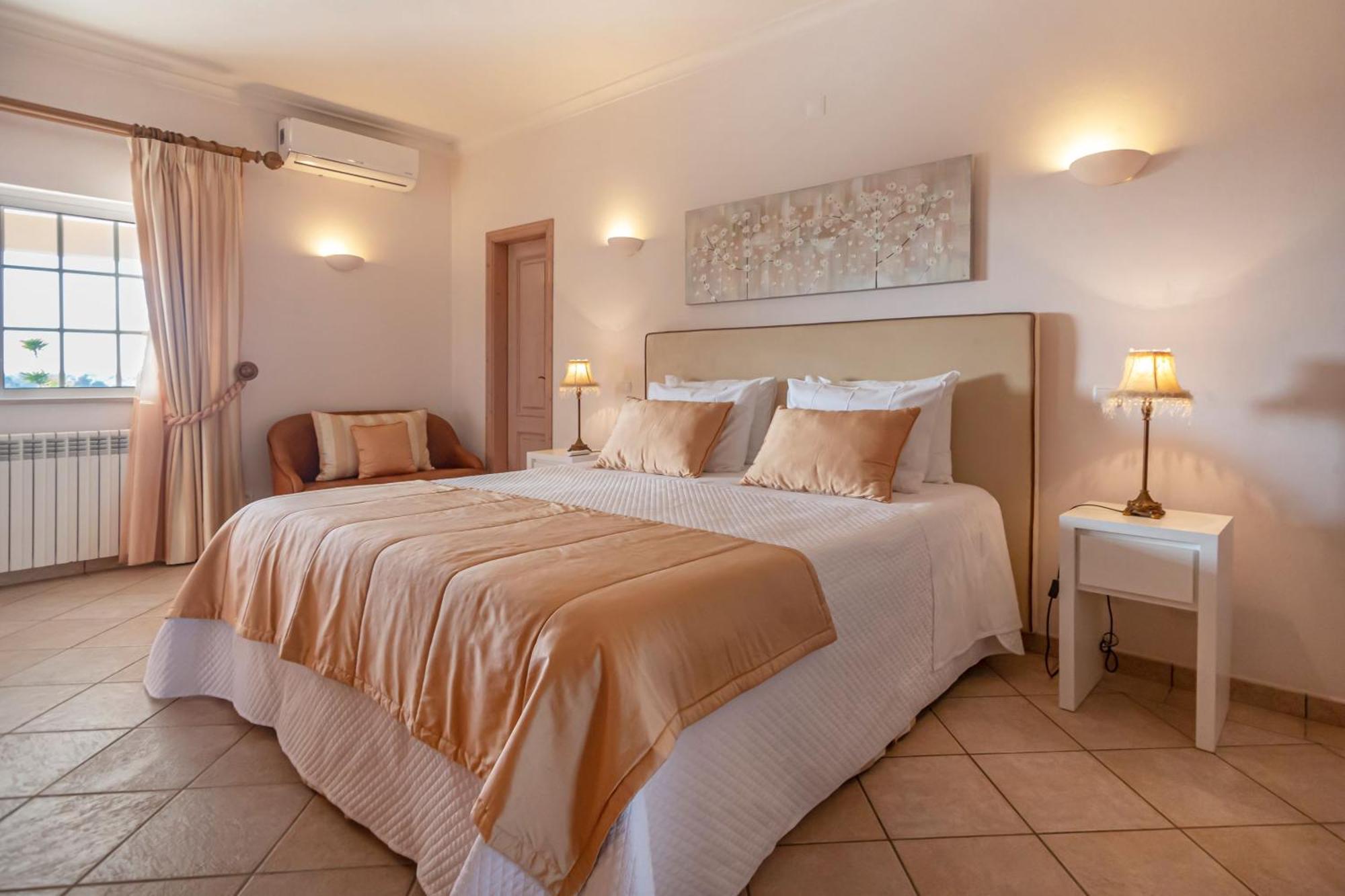 Al Meida Guesthouse Albufeira Luaran gambar