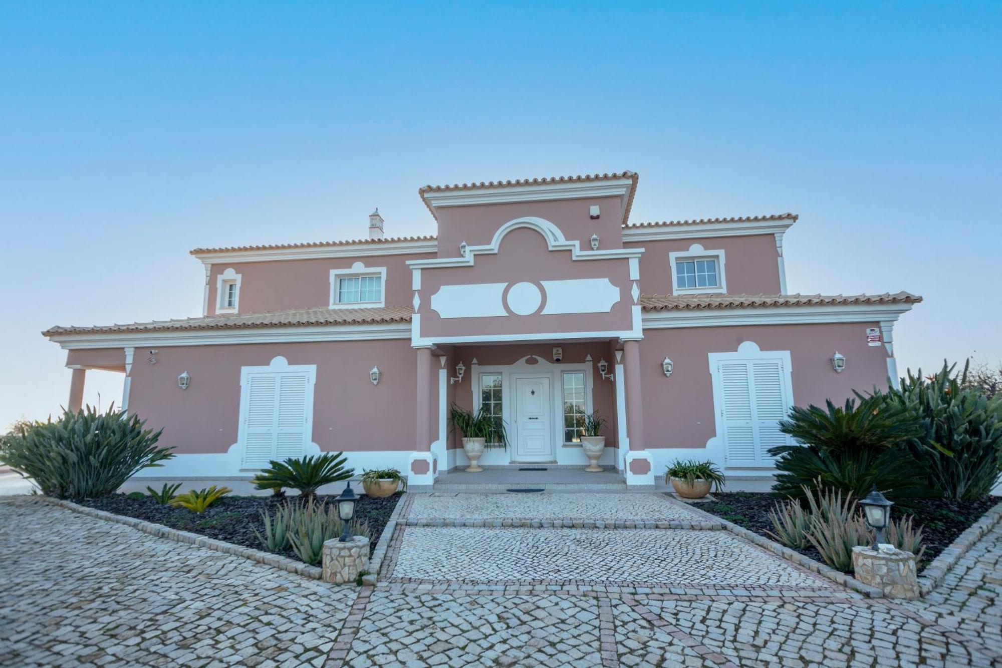Al Meida Guesthouse Albufeira Luaran gambar