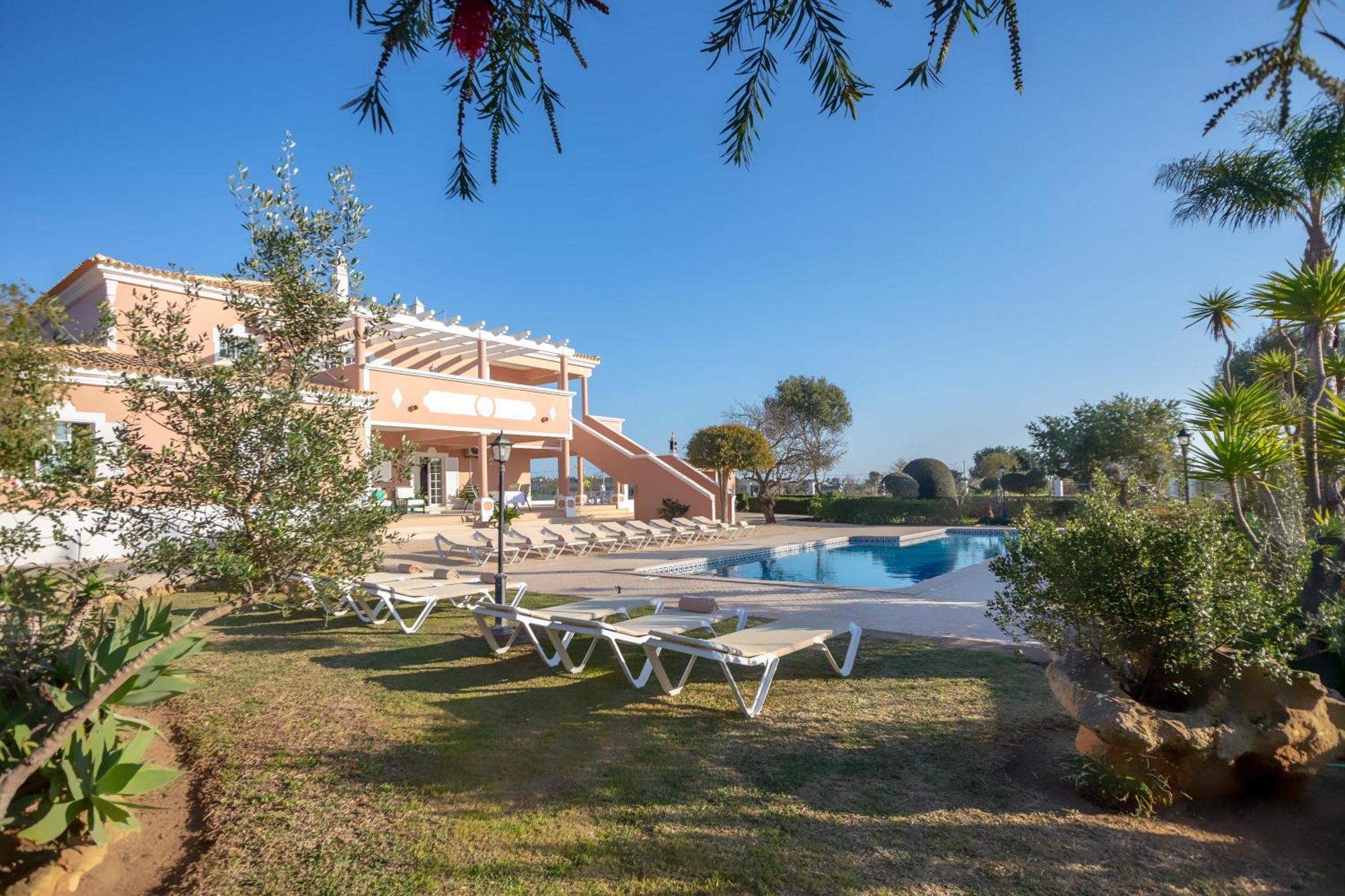 Al Meida Guesthouse Albufeira Luaran gambar