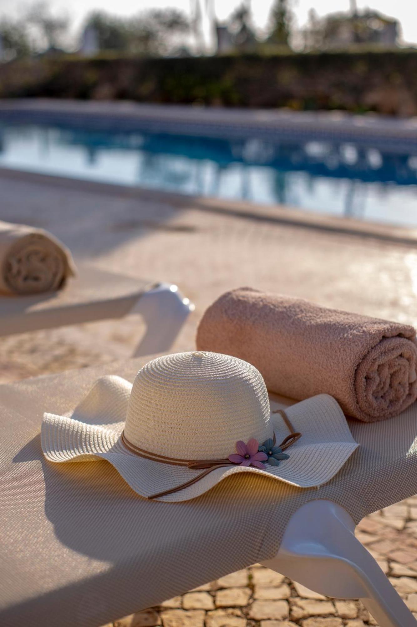 Al Meida Guesthouse Albufeira Luaran gambar